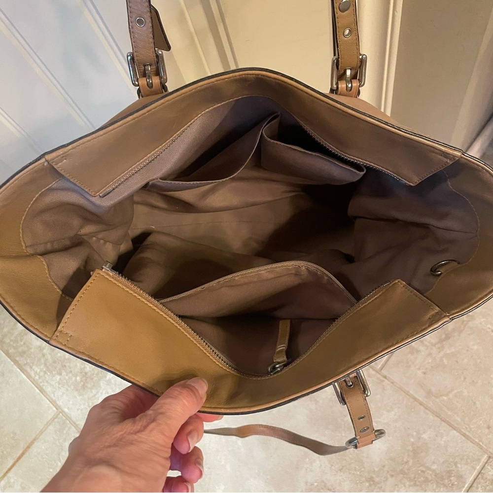 Coach Gallery Lunch Tote Bag - Picture 3 of 5